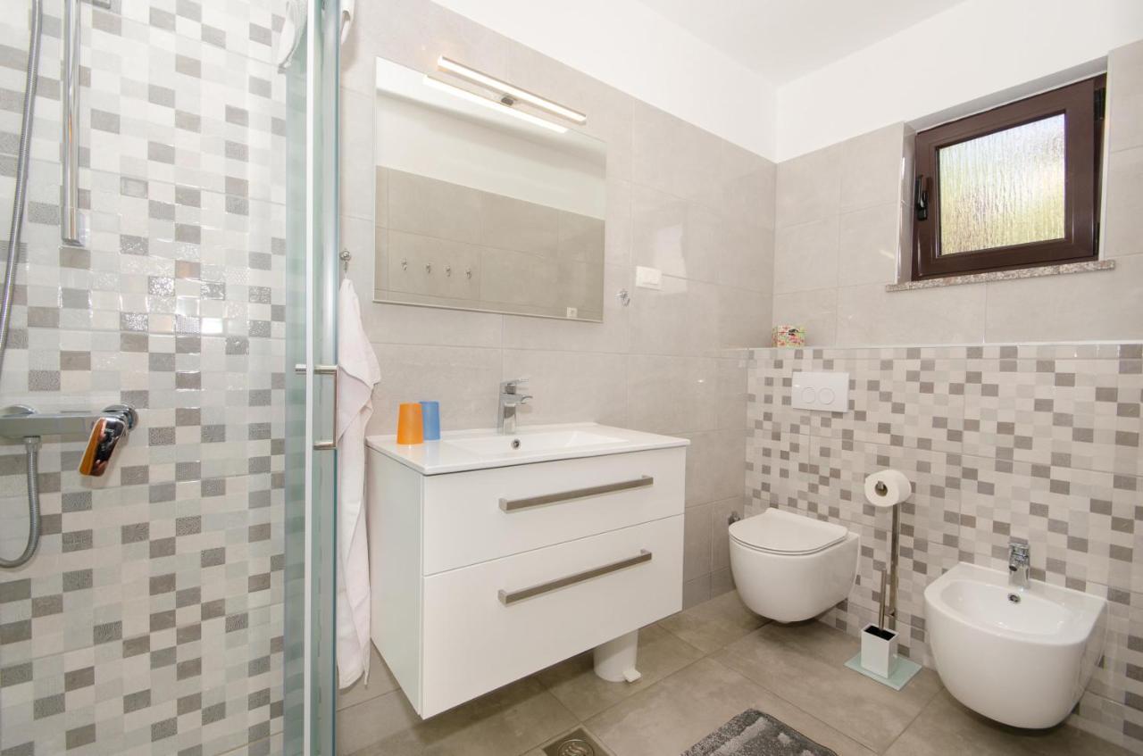 Apartments Bungavilia Rovinj Exterior photo