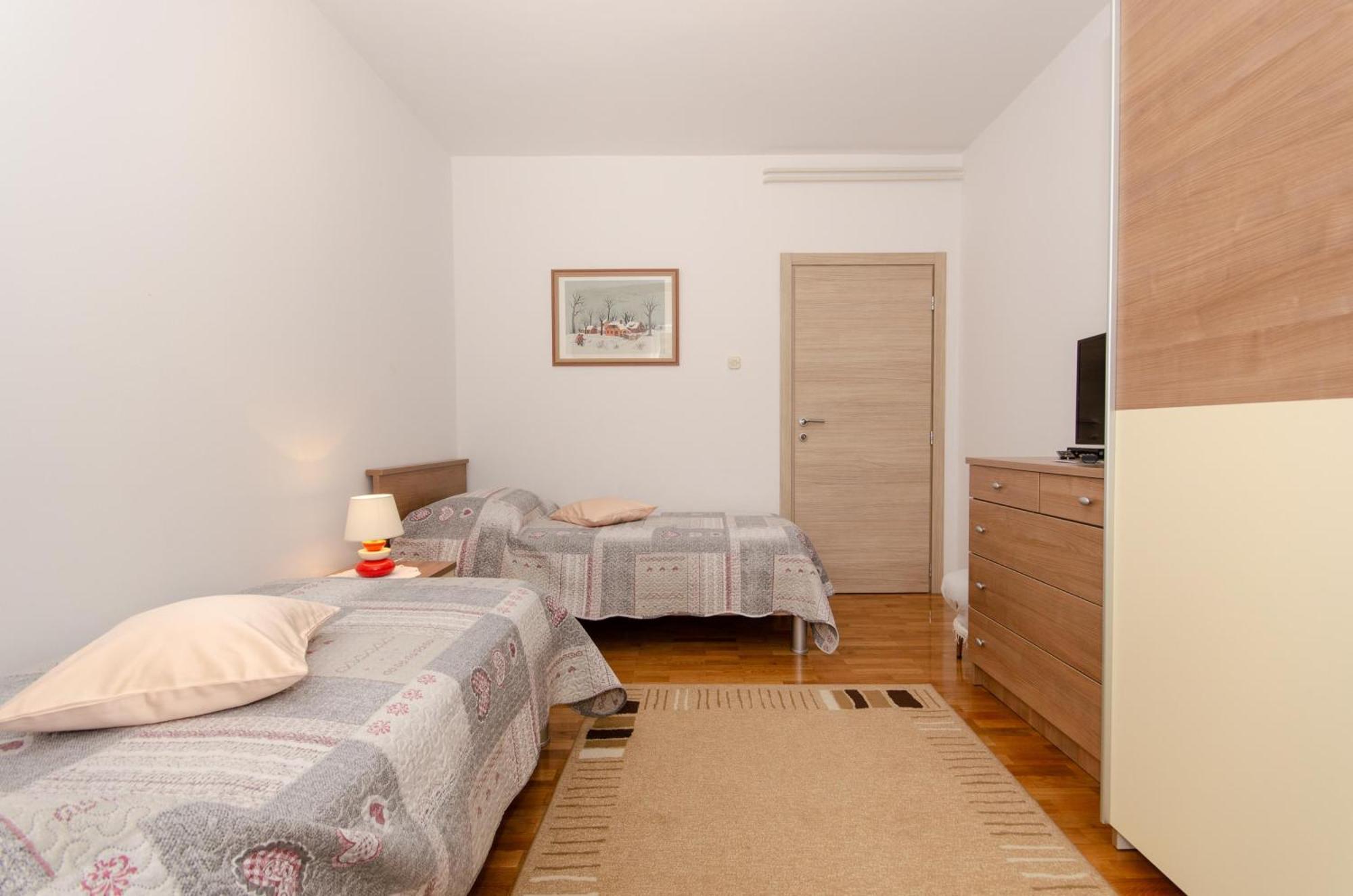 Apartments Bungavilia Rovinj Exterior photo