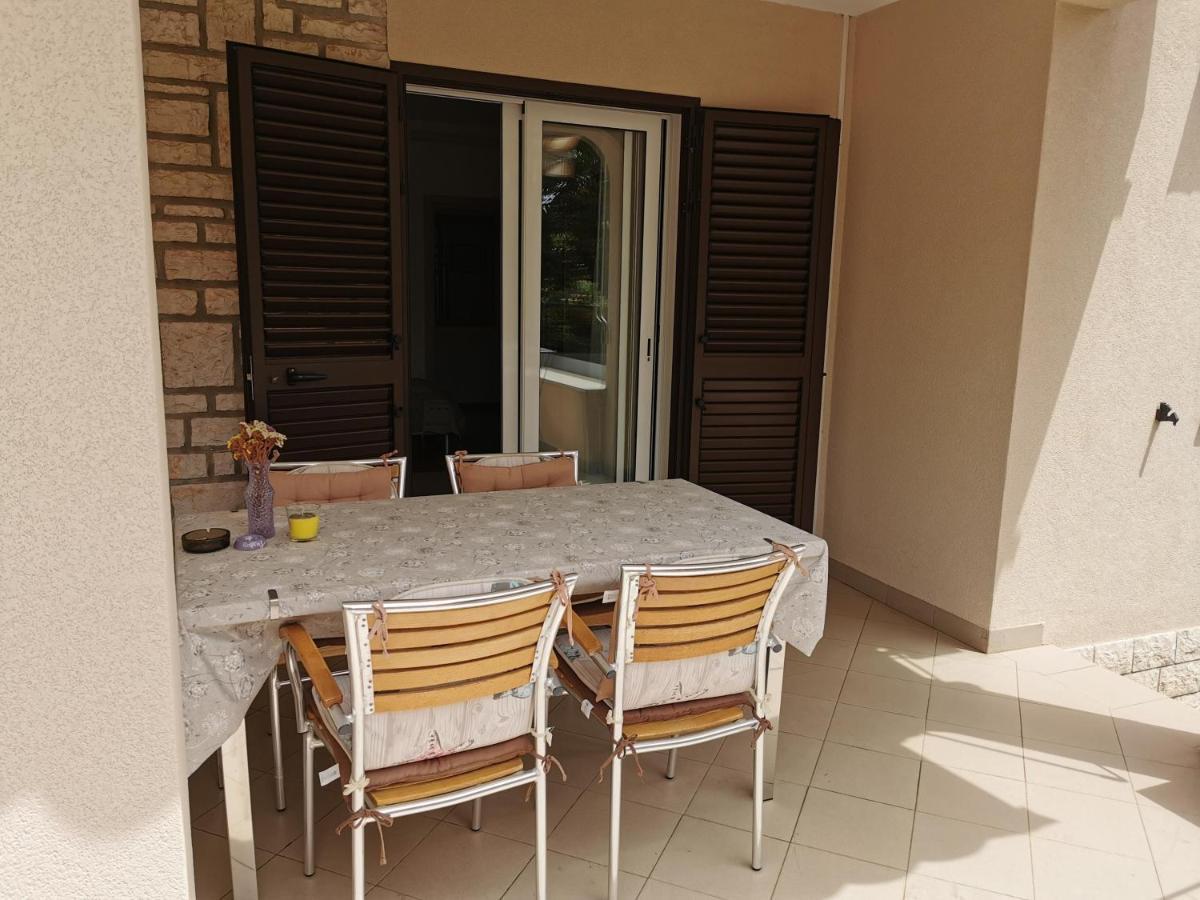 Apartments Bungavilia Rovinj Exterior photo